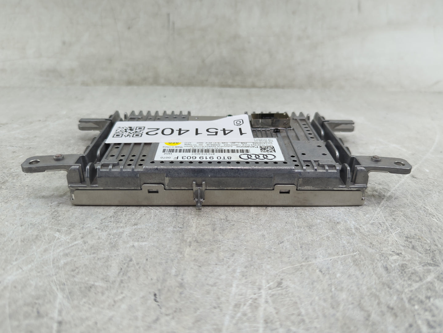 2009-2017 Audi Q5 Information Display Screen - Oemusedautoparts1.com