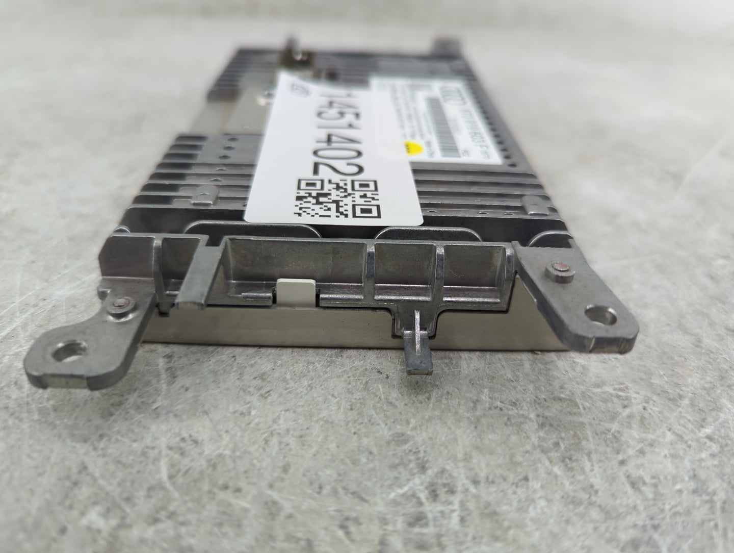 2009-2017 Audi Q5 Information Display Screen - Oemusedautoparts1.com