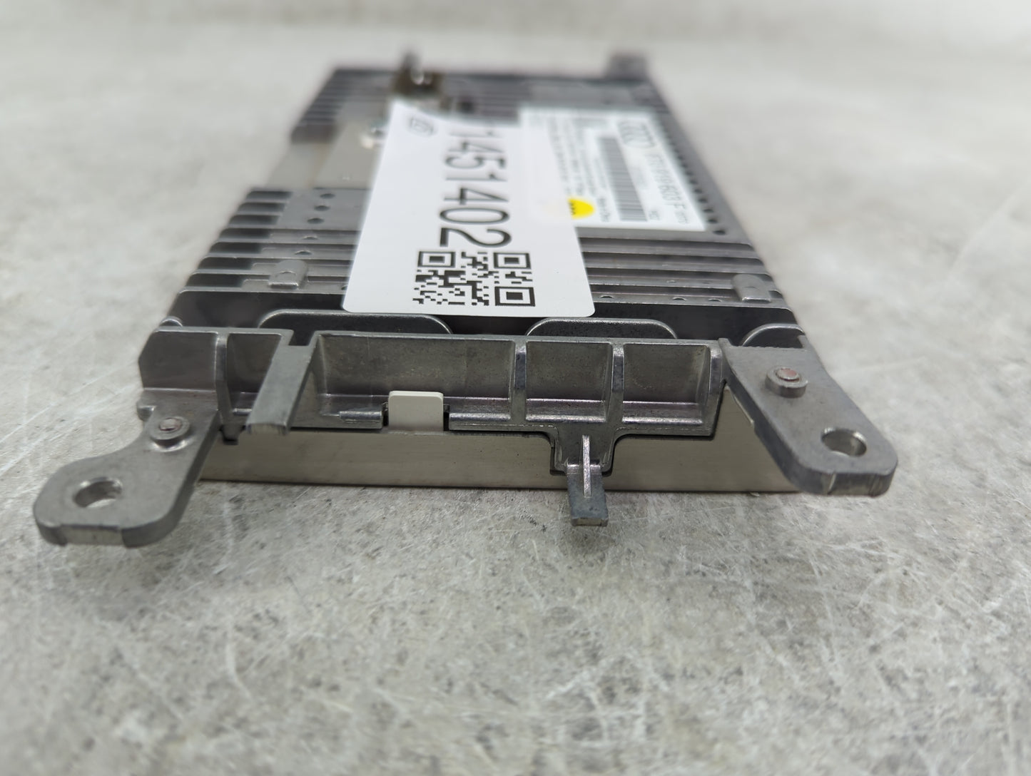2009-2017 Audi Q5 Information Display Screen - Oemusedautoparts1.com