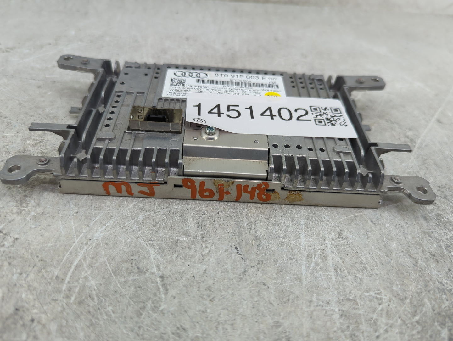 2009-2017 Audi Q5 Information Display Screen - Oemusedautoparts1.com