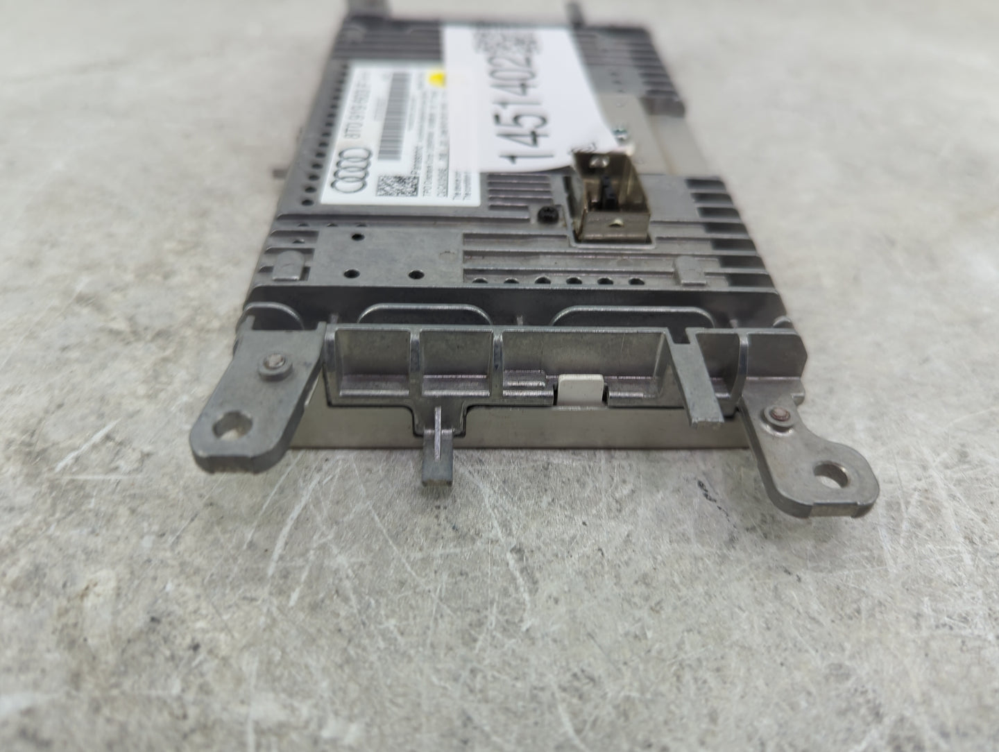 2009-2017 Audi Q5 Information Display Screen - Oemusedautoparts1.com