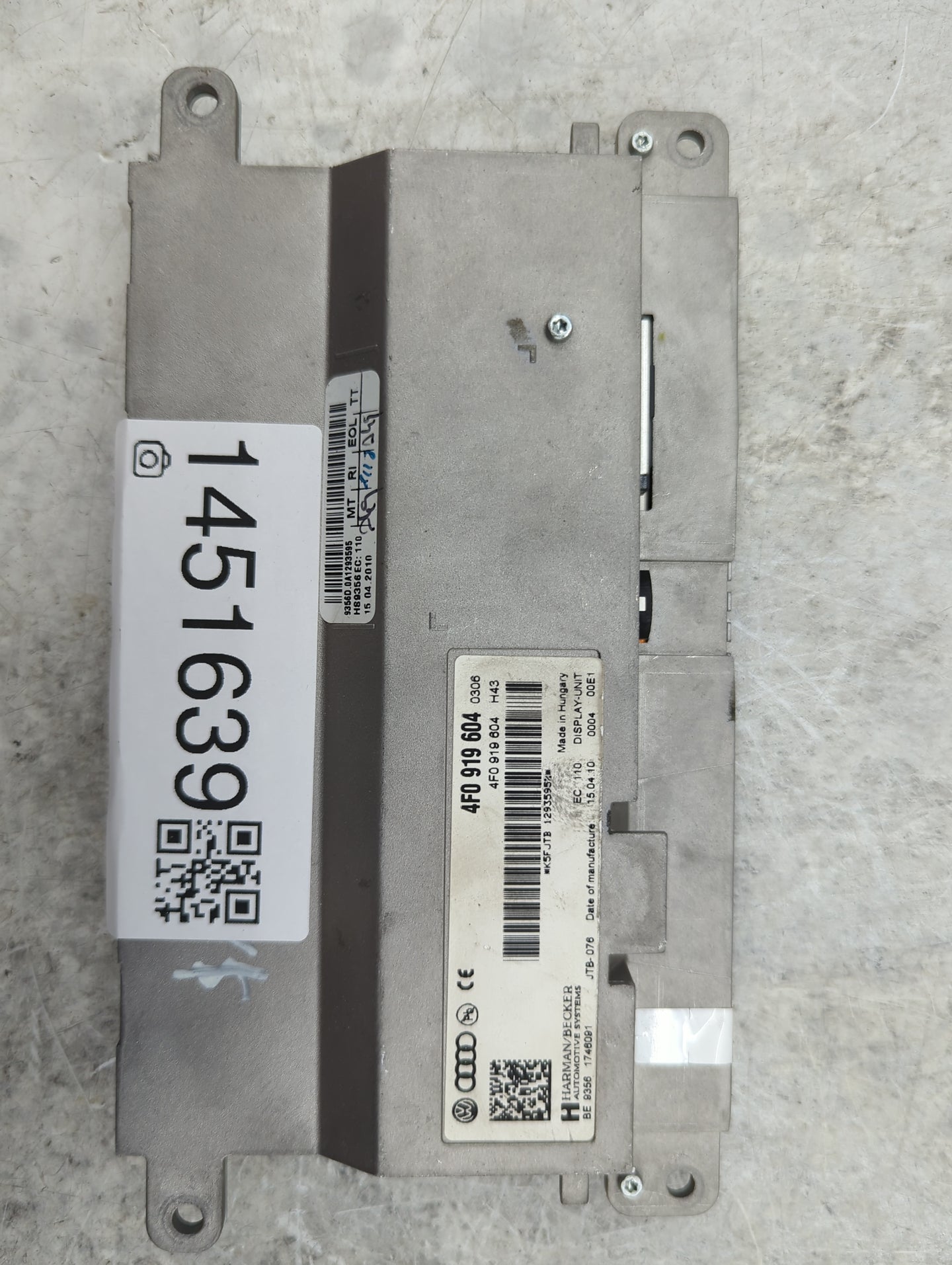 2009-2017 Audi Q5 Information Display Screen - Oemusedautoparts1.com
