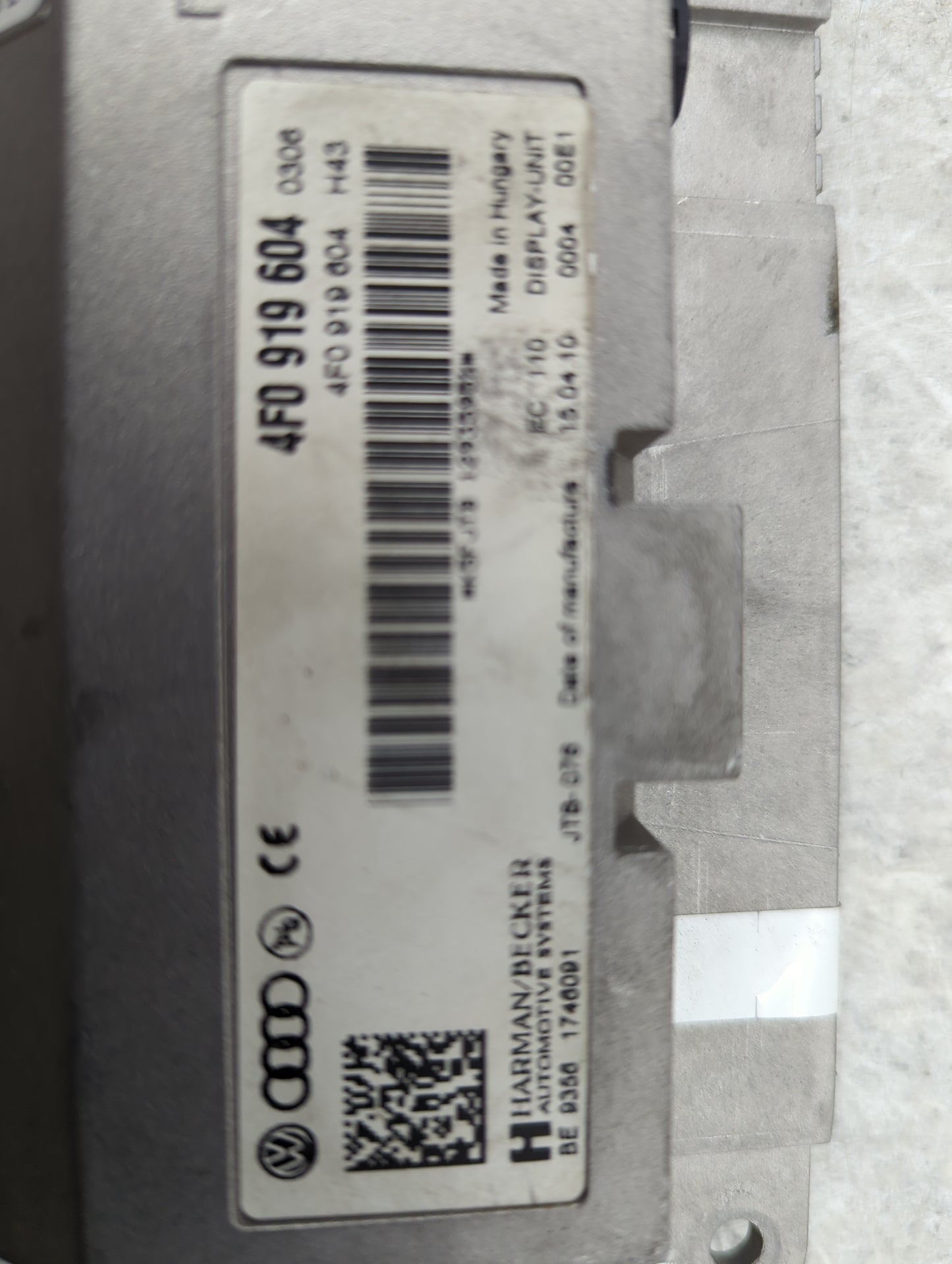 2009-2017 Audi Q5 Information Display Screen - Oemusedautoparts1.com