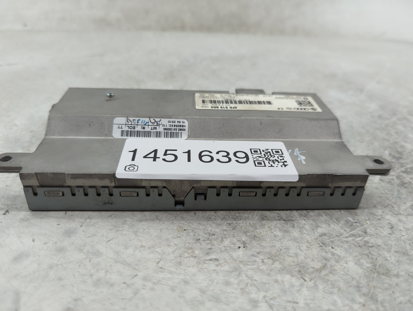 2009-2017 Audi Q5 Information Display Screen - Oemusedautoparts1.com