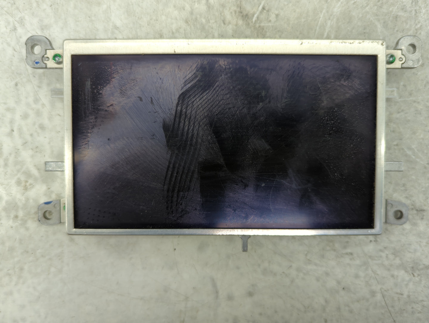2009-2017 Audi Q5 Information Display Screen - Oemusedautoparts1.com