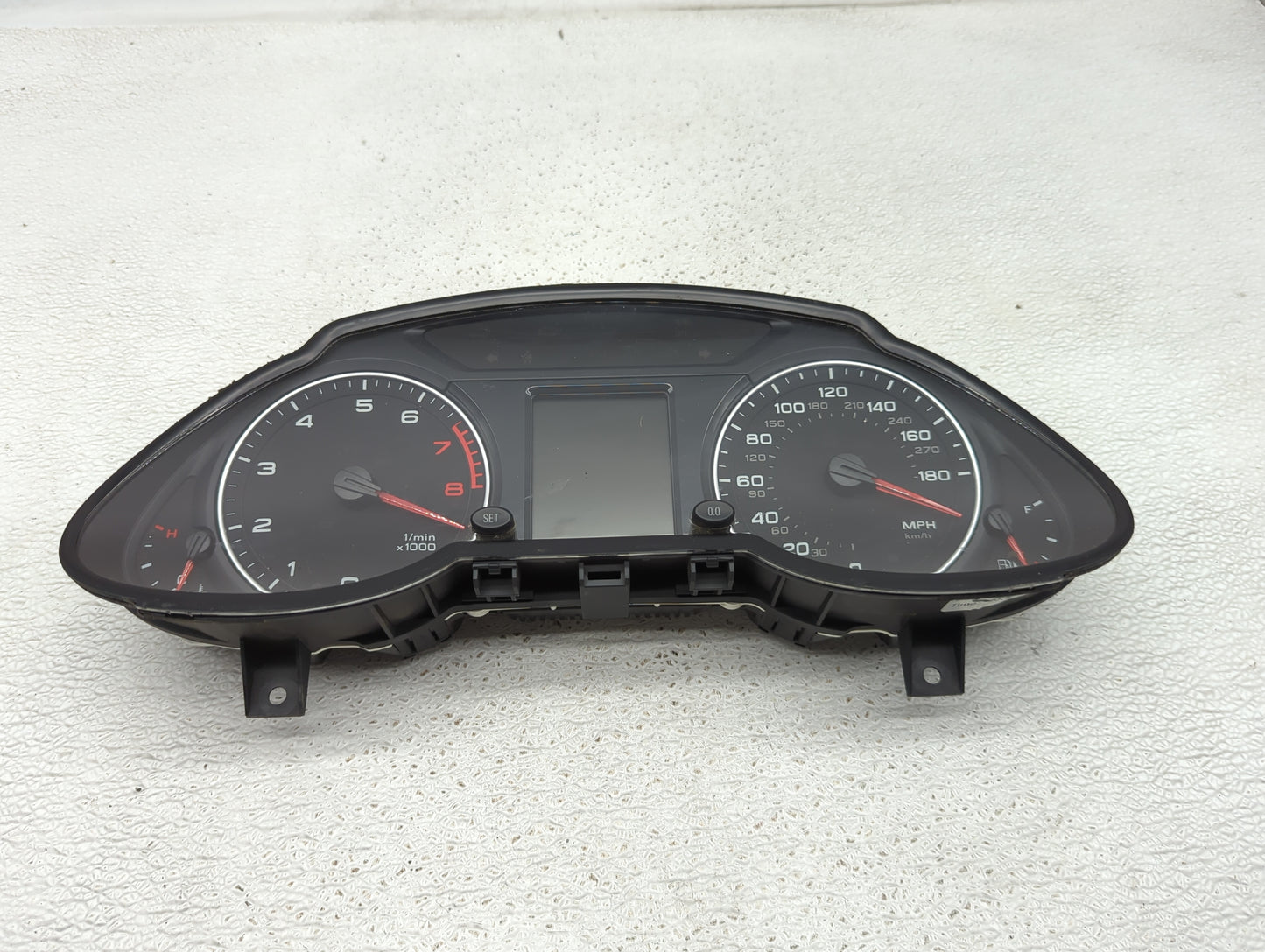 2011-2012 Audi Q5 Instrument Cluster Speedometer Gauges P/N:8R0920981G 503002381305 Fits Fits 2011 2012 OEM Used Auto Parts 