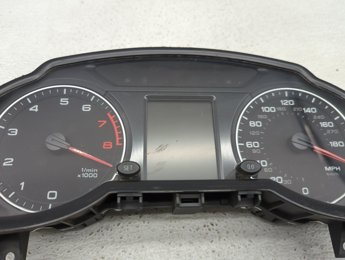 2011-2012 Audi Q5 Instrument Cluster Speedometer Gauges P/N:8R0920981G 503002381305 Fits Fits 2011 2012 OEM Used Auto Parts 