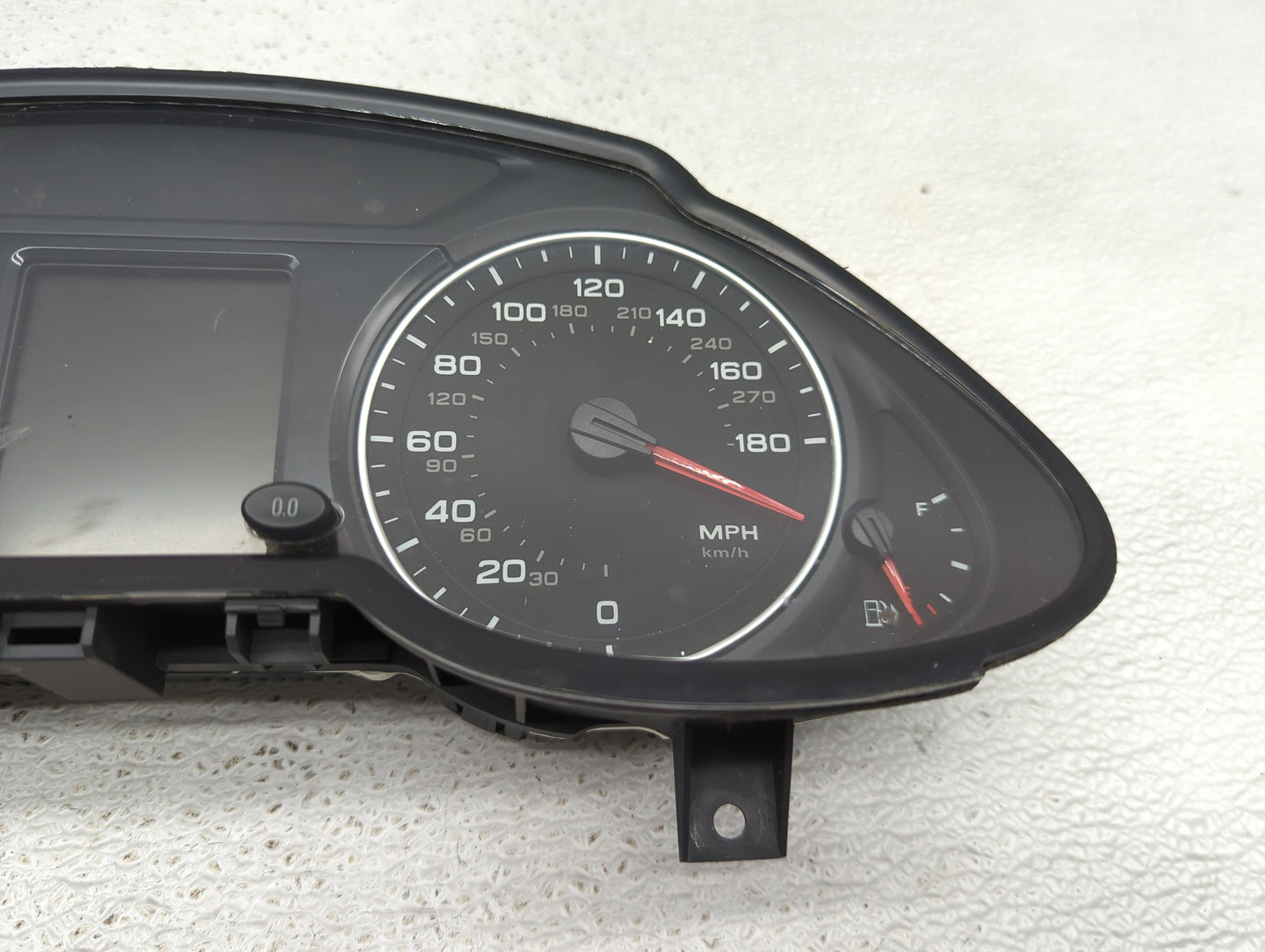 2011-2012 Audi Q5 Instrument Cluster Speedometer Gauges P/N:8R0920981G 503002381305 Fits Fits 2011 2012 OEM Used Auto Parts 