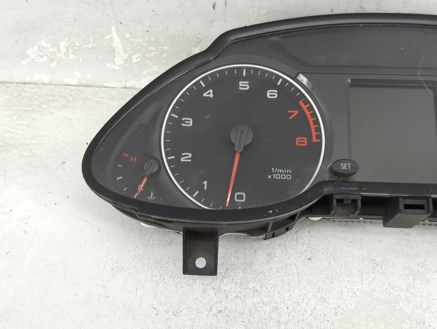 2011-2012 Audi Q5 Instrument Cluster Speedometer Gauges P/N:8R0920981G 503002381313 Miles:127K Fits Fits 2011 2012 OEM Used 