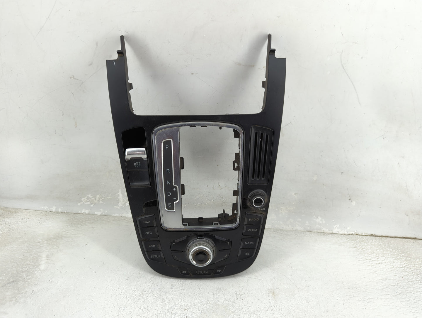 2009-2017 Audi Q5 Radio Control Panel - Oemusedautoparts1.com