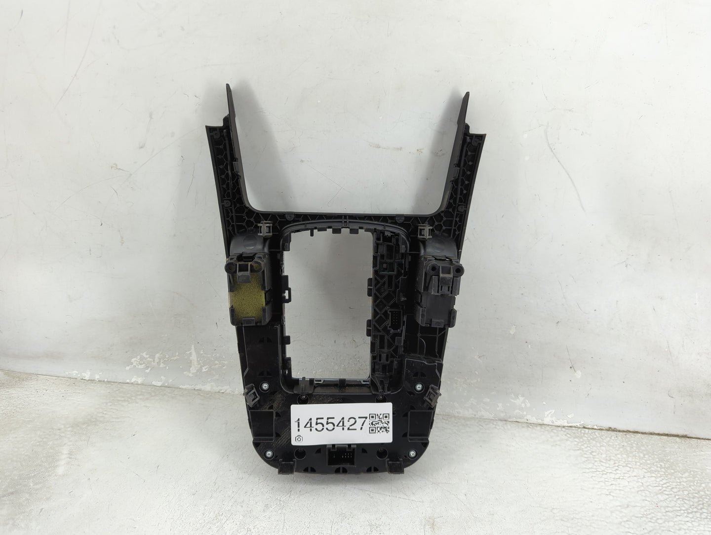 2009-2017 Audi Q5 Radio Control Panel - Oemusedautoparts1.com