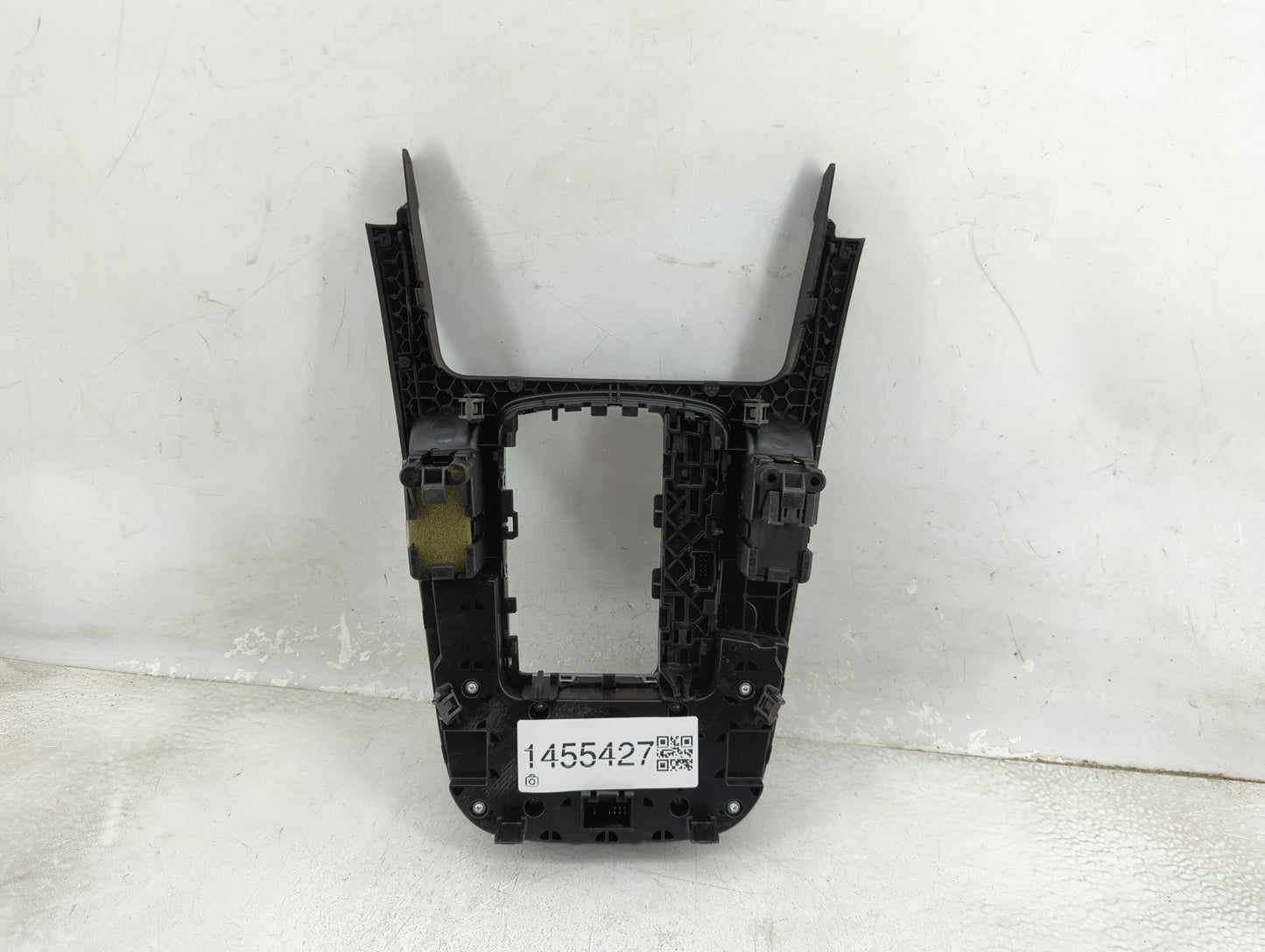 2009-2017 Audi Q5 Radio Control Panel - Oemusedautoparts1.com