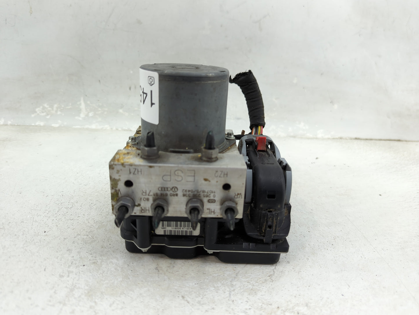 2009-2012 Audi Q5 ABS Pump Control Module Replacement P/N:8R0 907 379 H Fits Fits 2009 2010 2011 2012 OEM Used Auto Parts - 