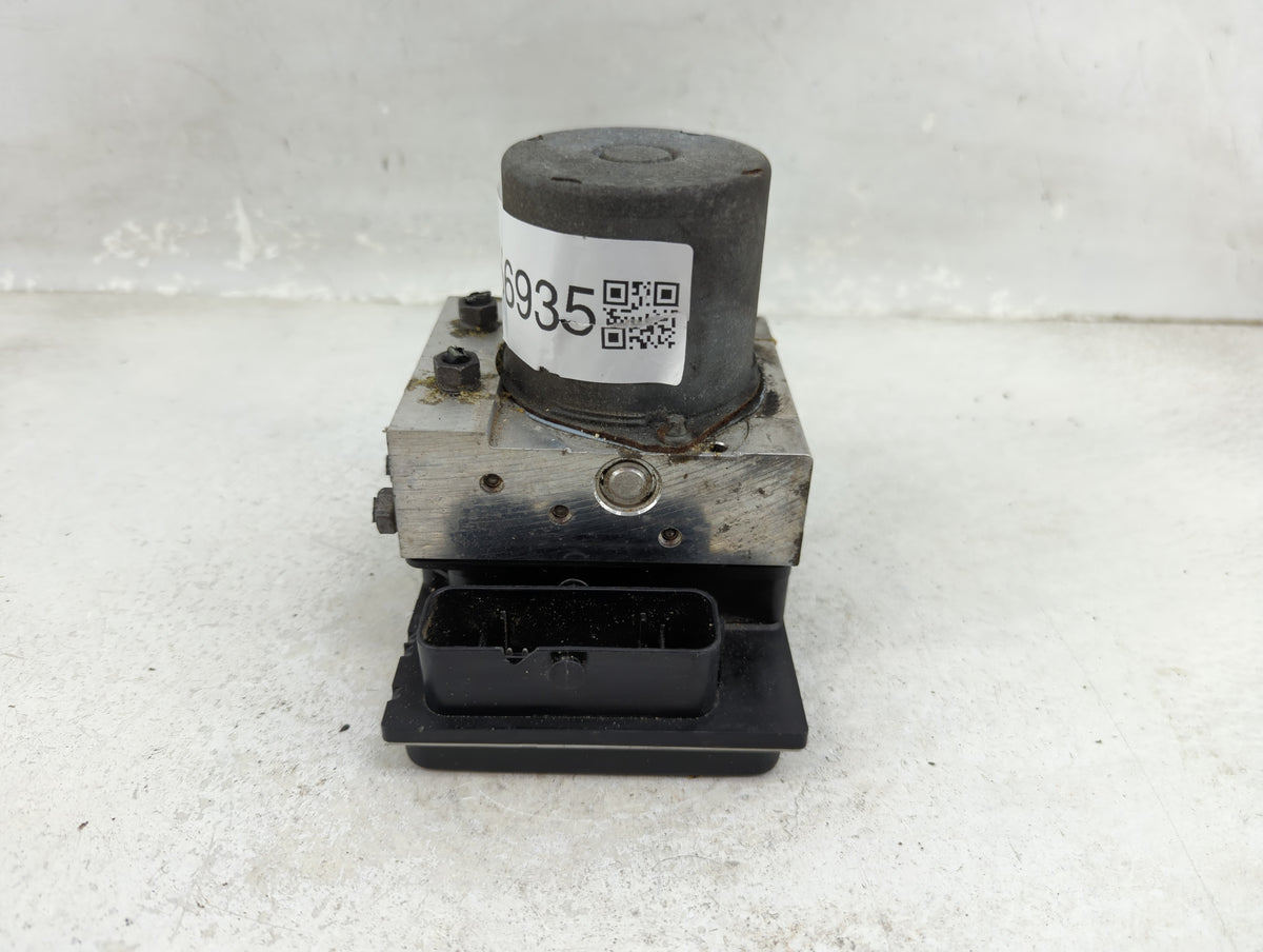 2009-2012 Audi Q5 Anti-Lock Brake ABS Pump Module Actuator OEM P/N:8R0 907 379 H Fits Fits 2009 2010 2011 2012 OEM Used Auto