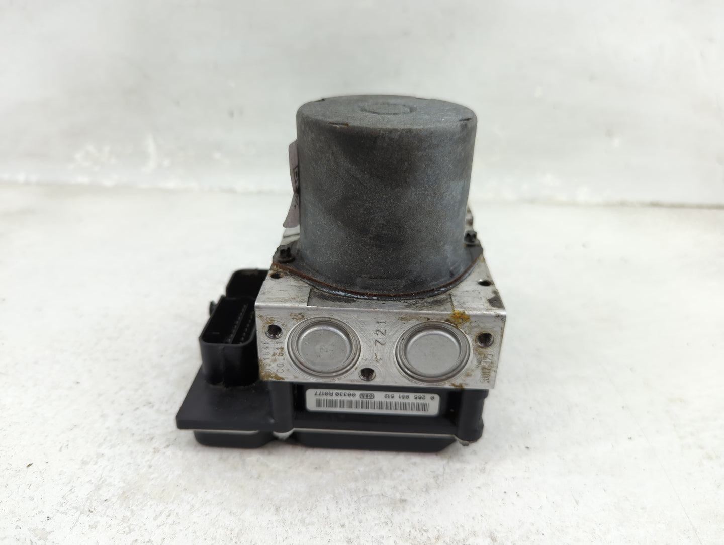 2009-2012 Audi Q5 ABS Pump Control Module Replacement P/N:8R0 907 379 H Fits Fits 2009 2010 2011 2012 OEM Used Auto Parts - 