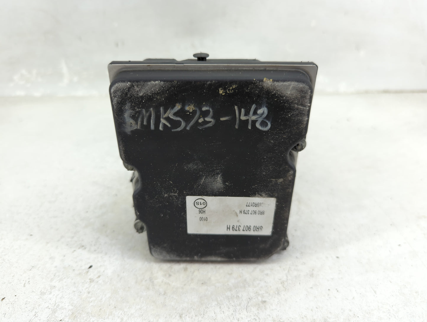 2009-2012 Audi Q5 ABS Pump Control Module Replacement P/N:8R0 907 379 H Fits Fits 2009 2010 2011 2012 OEM Used Auto Parts - 
