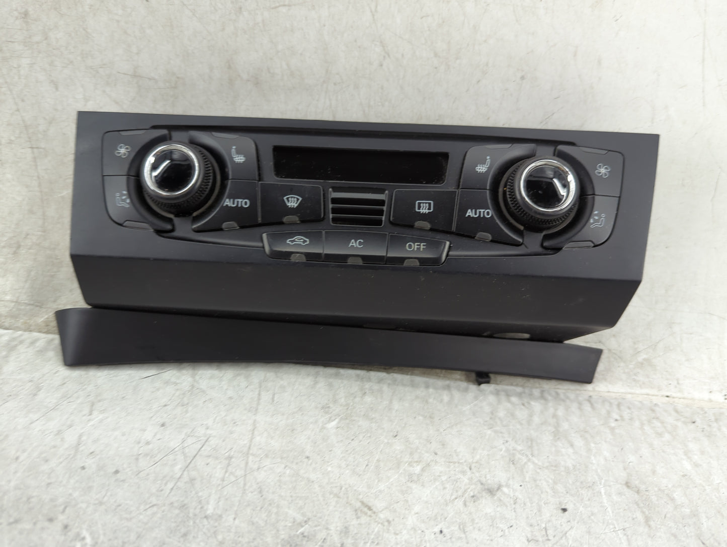 2009-2012 Audi Q5 Climate Control Module Temperature AC/Heater Replacement P/N:8T1 820 043 AQ Fits OEM Used Auto Parts - Oem