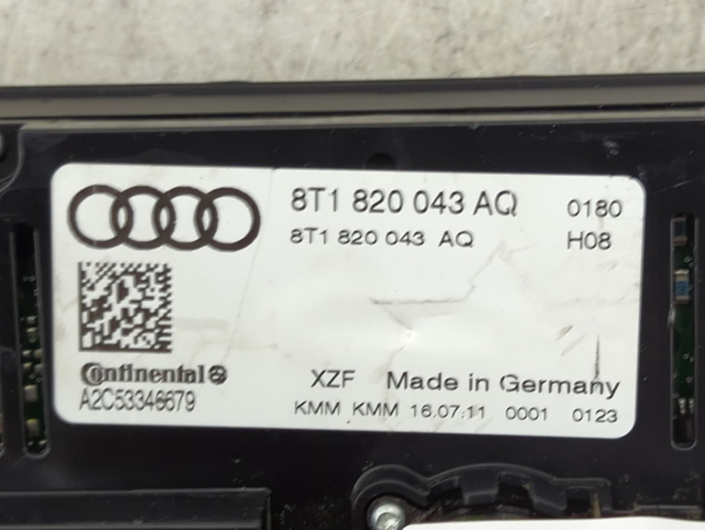 2009-2012 Audi Q5 Climate Control Module Temperature AC/Heater Replacement P/N:8T1 820 043 AQ Fits OEM Used Auto Parts - Oem