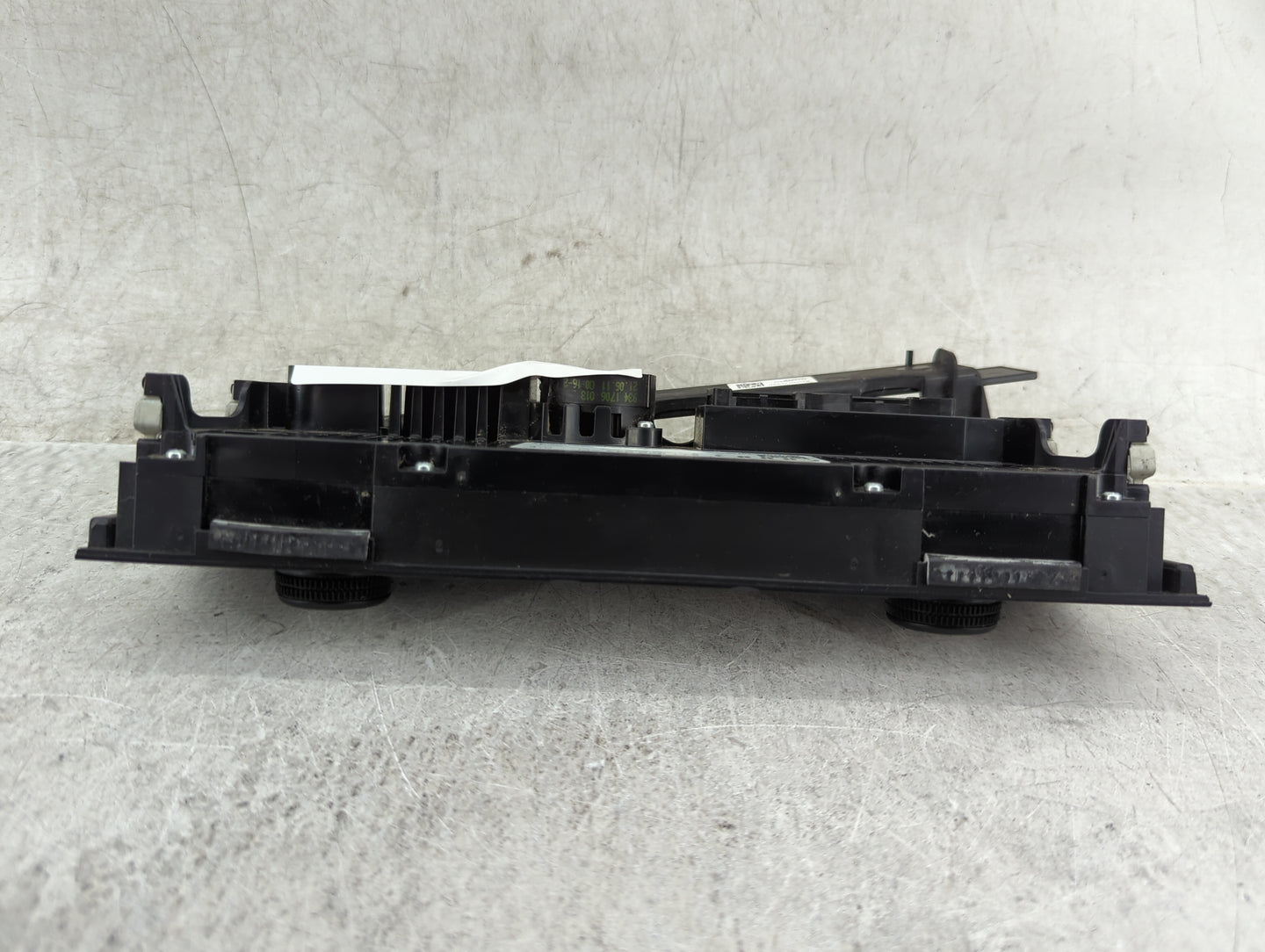 2009-2012 Audi Q5 Climate Control Module Temperature AC/Heater Replacement P/N:8T1 820 043 AQ Fits OEM Used Auto Parts - Oem