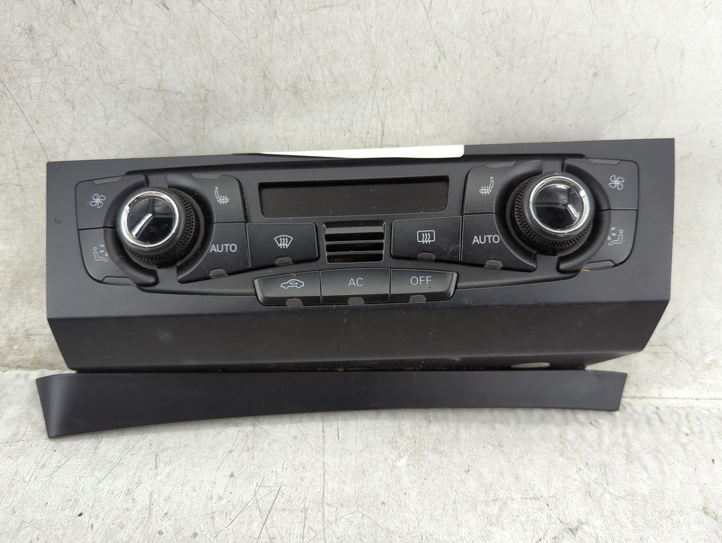2009-2012 Audi Q5 Climate Control Module Temperature AC/Heater Replacement P/N:8T1 820 043 AK Fits OEM Used Auto Parts - Oem