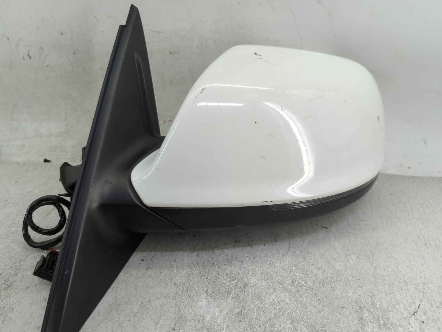 2009-2014 Audi Q5 Driver Side View Mirror - Left Door Mirror OEM Used - Oemusedautoparts1.com