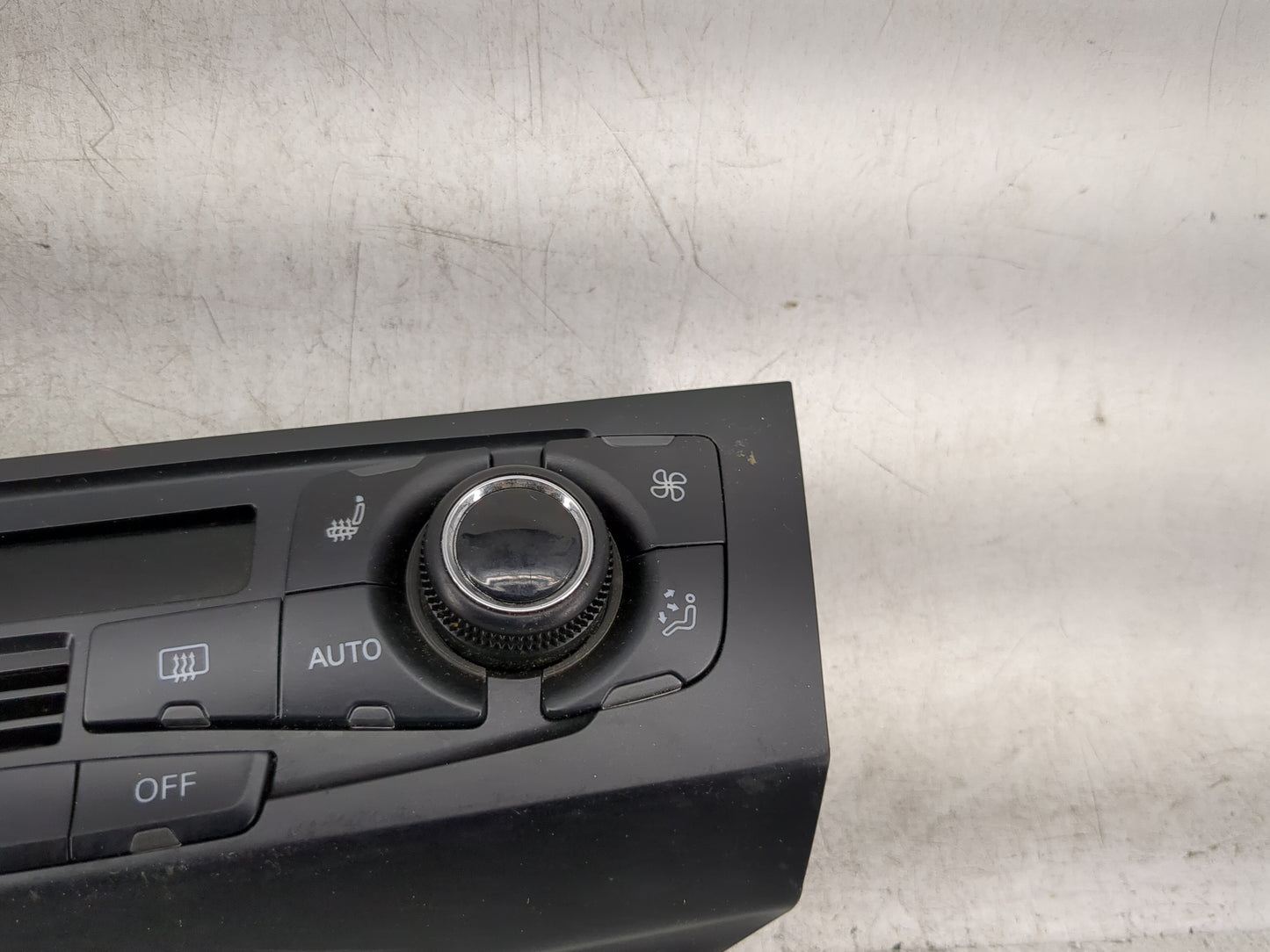 2009-2012 Audi Q5 Climate Control Module Temperature AC/Heater Replacement P/N:8T1 820 043 AQ Fits OEM Used Auto Parts - Oem