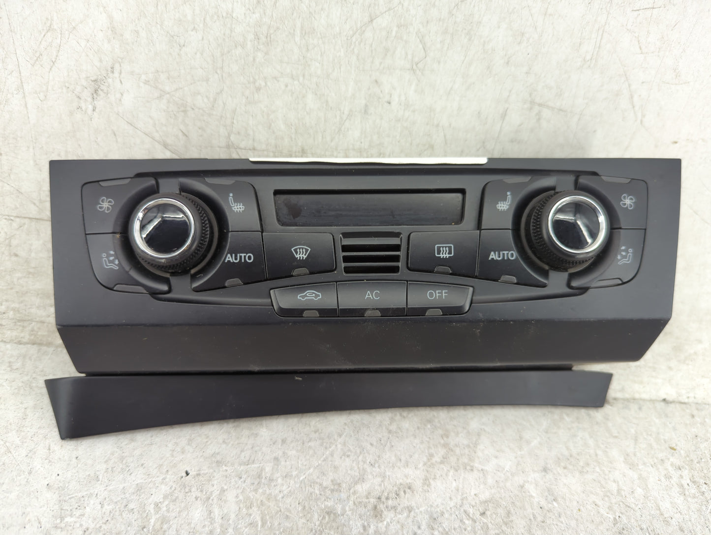 2009-2012 Audi Q5 Climate Control Module Temperature AC/Heater Replacement P/N:8T1 820 043 AQ Fits OEM Used Auto Parts - Oem