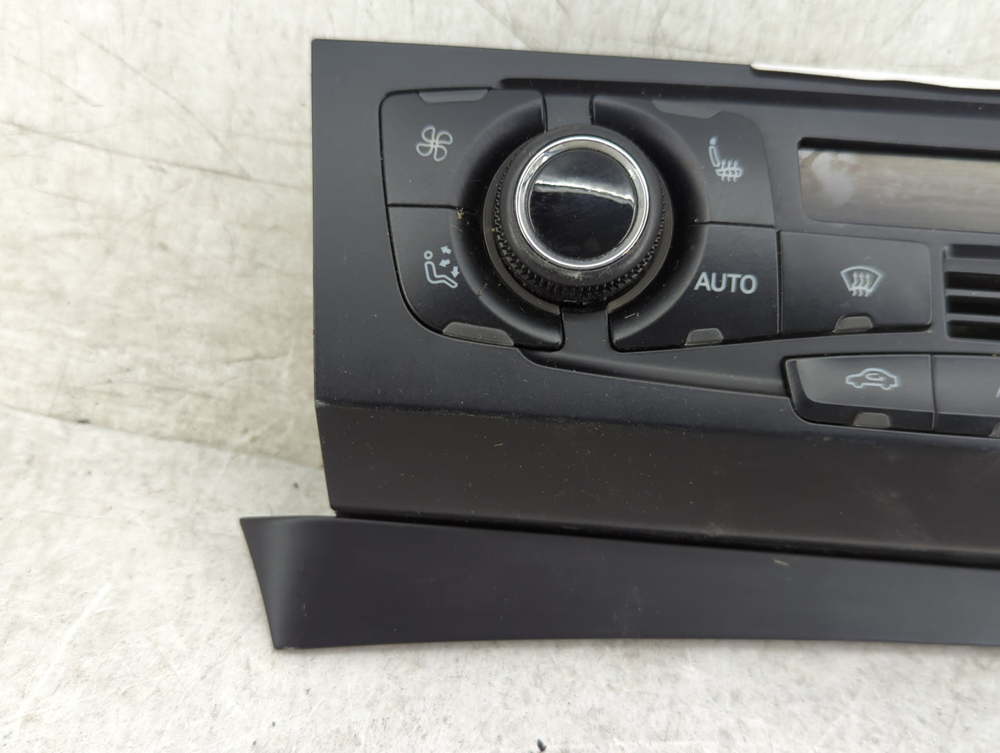 2009-2012 Audi Q5 Climate Control Module Temperature AC/Heater Replacement P/N:8T1 820 043 AQ Fits OEM Used Auto Parts - Oem