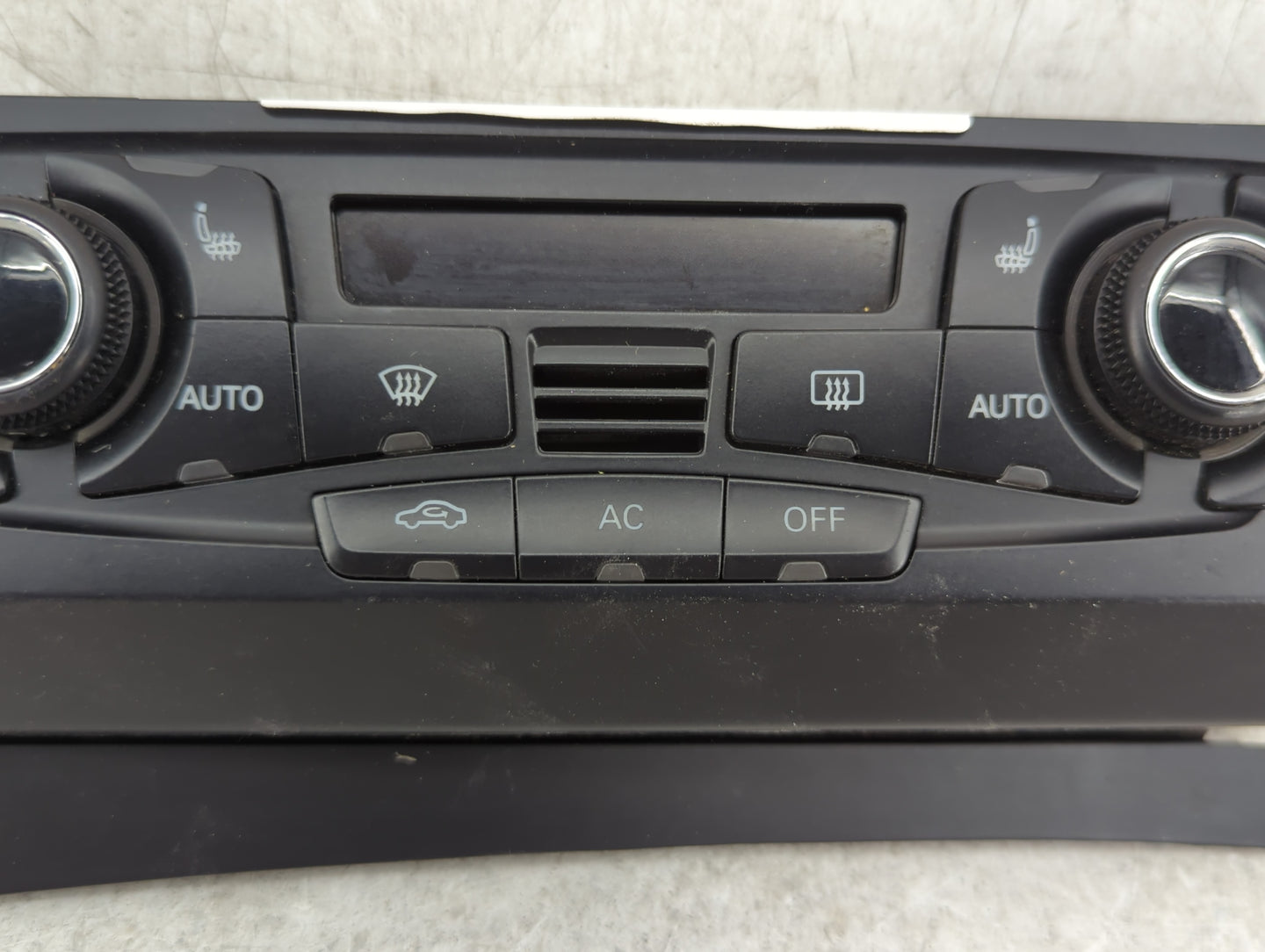 2009-2012 Audi Q5 Climate Control Module Temperature AC/Heater Replacement P/N:8T1 820 043 AQ Fits OEM Used Auto Parts - Oem