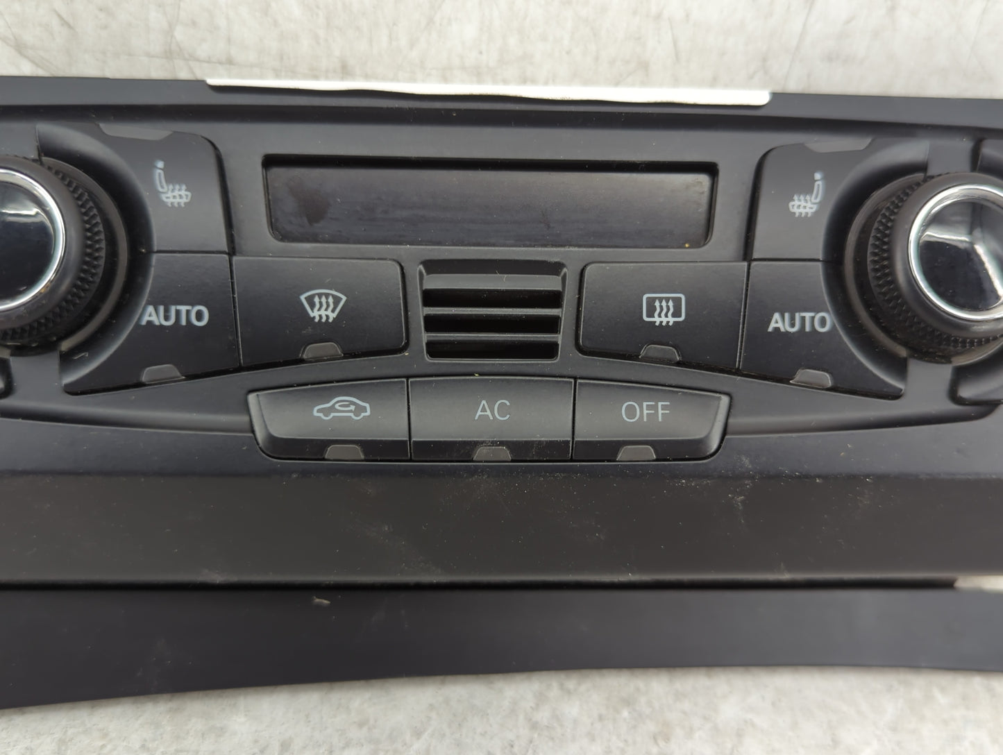 2009-2012 Audi Q5 Climate Control Module Temperature AC/Heater Replacement P/N:8T1 820 043 AQ Fits OEM Used Auto Parts - Oem