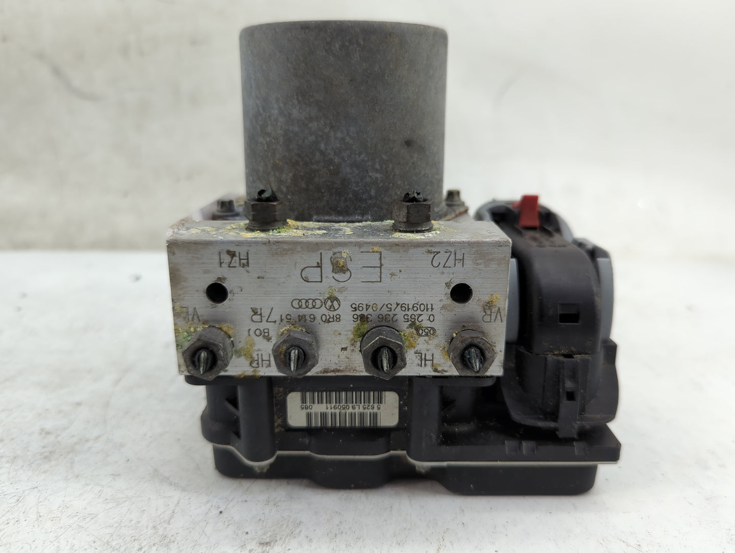 2009-2012 Audi Q5 ABS Pump Control Module Replacement P/N:8R0 907 379 H Fits Fits 2009 2010 2011 2012 OEM Used Auto Parts - 