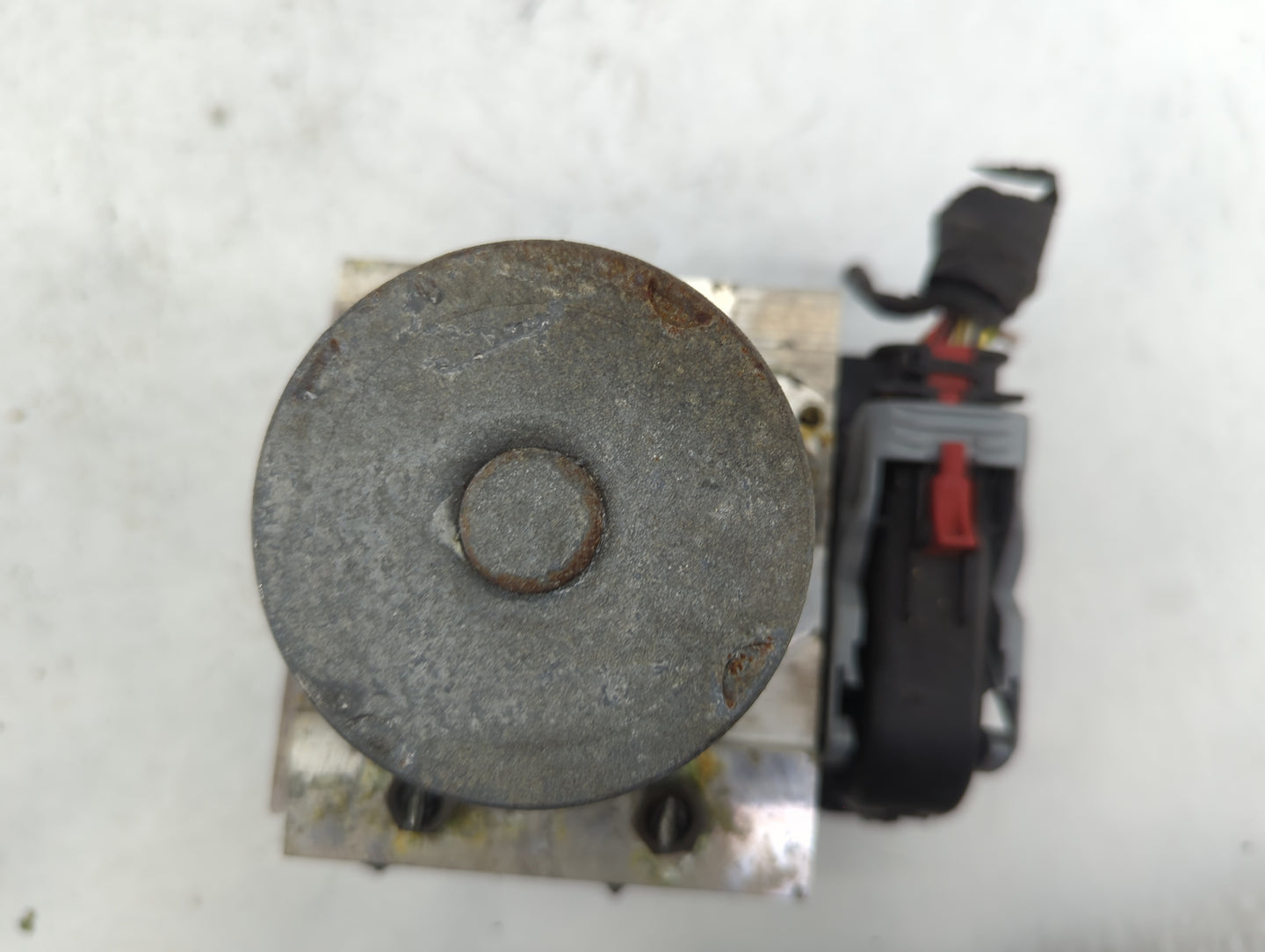 2009-2012 Audi Q5 ABS Pump Control Module Replacement P/N:8R0 907 379 H Fits Fits 2009 2010 2011 2012 OEM Used Auto Parts - 
