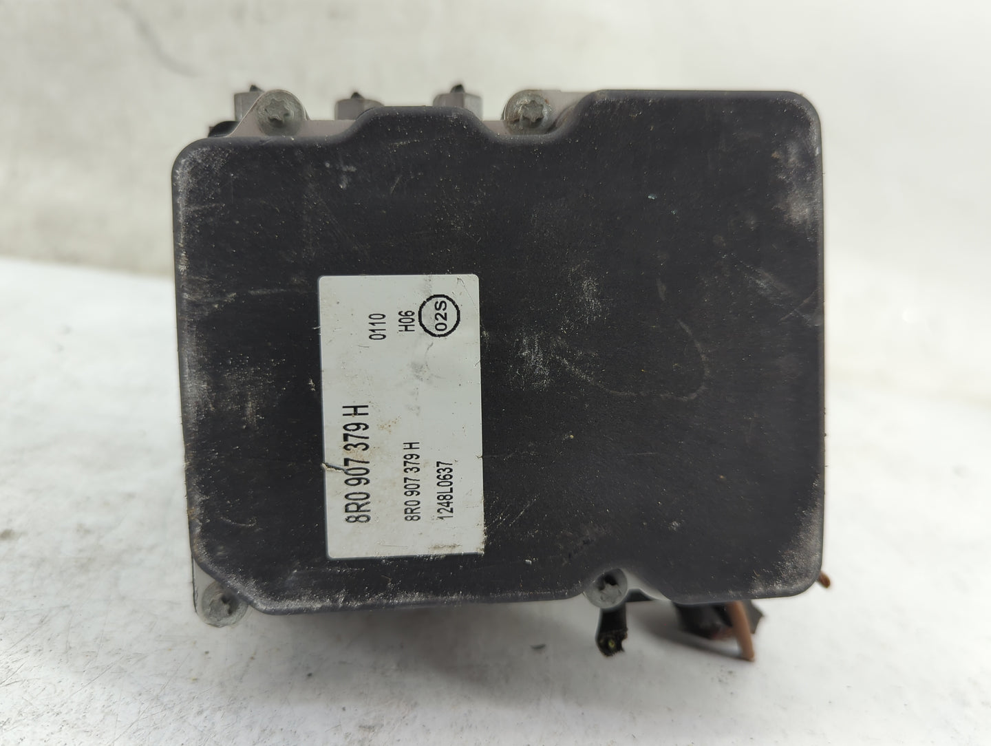 2009-2012 Audi Q5 ABS Pump Control Module Replacement P/N:8R0 907 379 H Fits Fits 2009 2010 2011 2012 OEM Used Auto Parts - 