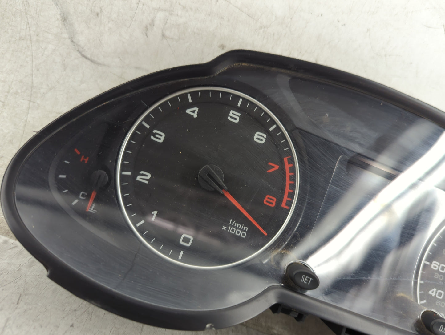 2011-2012 Audi Q5 Instrument Cluster Speedometer Gauges P/N:8R0 920 950 K Miles: Fits Fits 2011 2012 OEM Used Auto Parts - O