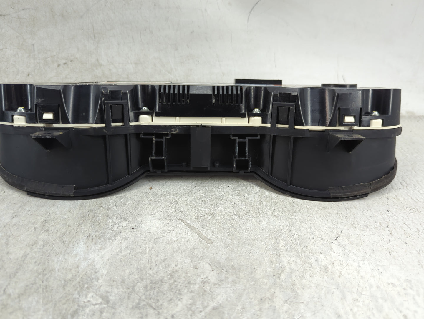 2011-2012 Audi Q5 Instrument Cluster Speedometer Gauges P/N:8R0 920 950 K Miles: Fits Fits 2011 2012 OEM Used Auto Parts - O