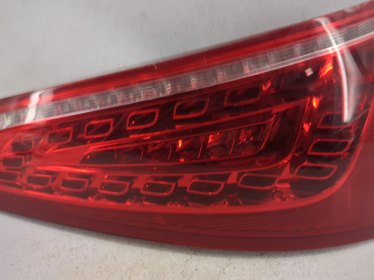 2009-2012 Audi Q5 Passenger Right Side Deck Lid Mounted Tail Light 1512593 - Oemusedautoparts1.com