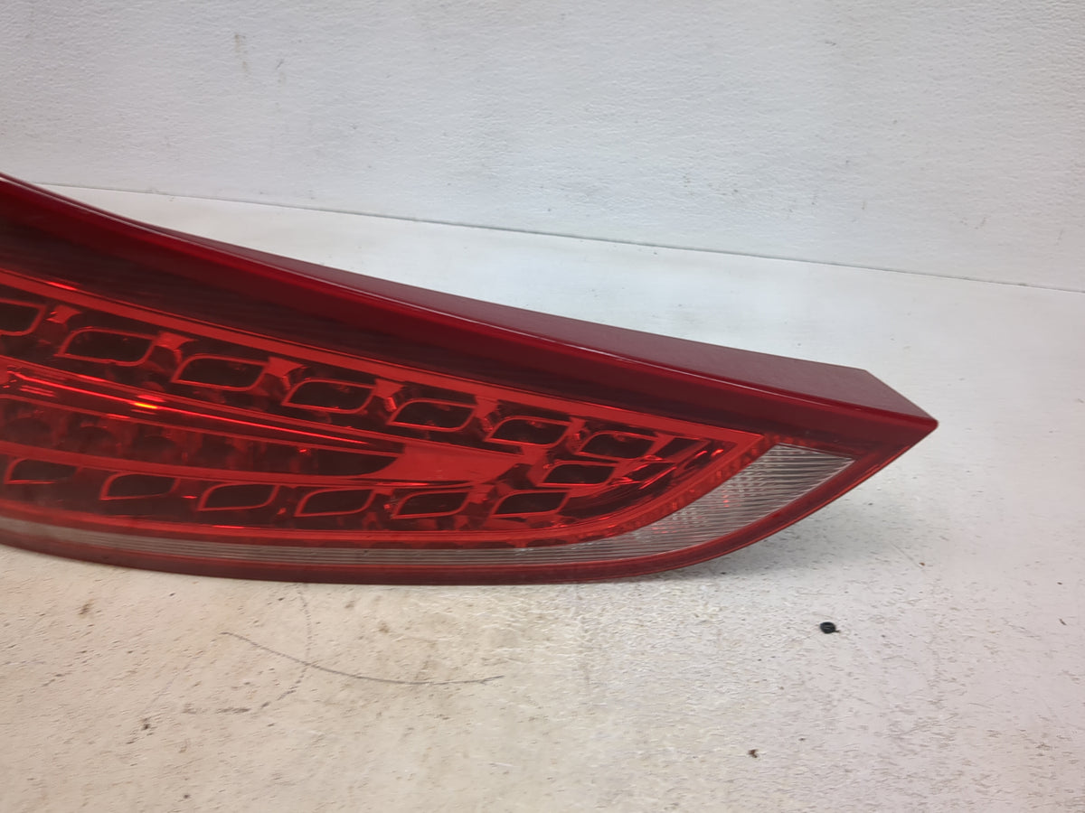 2009-2012 Audi Q5 Tail Light Assembly Passenger Right OEM P/N:8R0945094B Fits Fits 2009 2010 2011 2012 OEM Used Auto Parts -