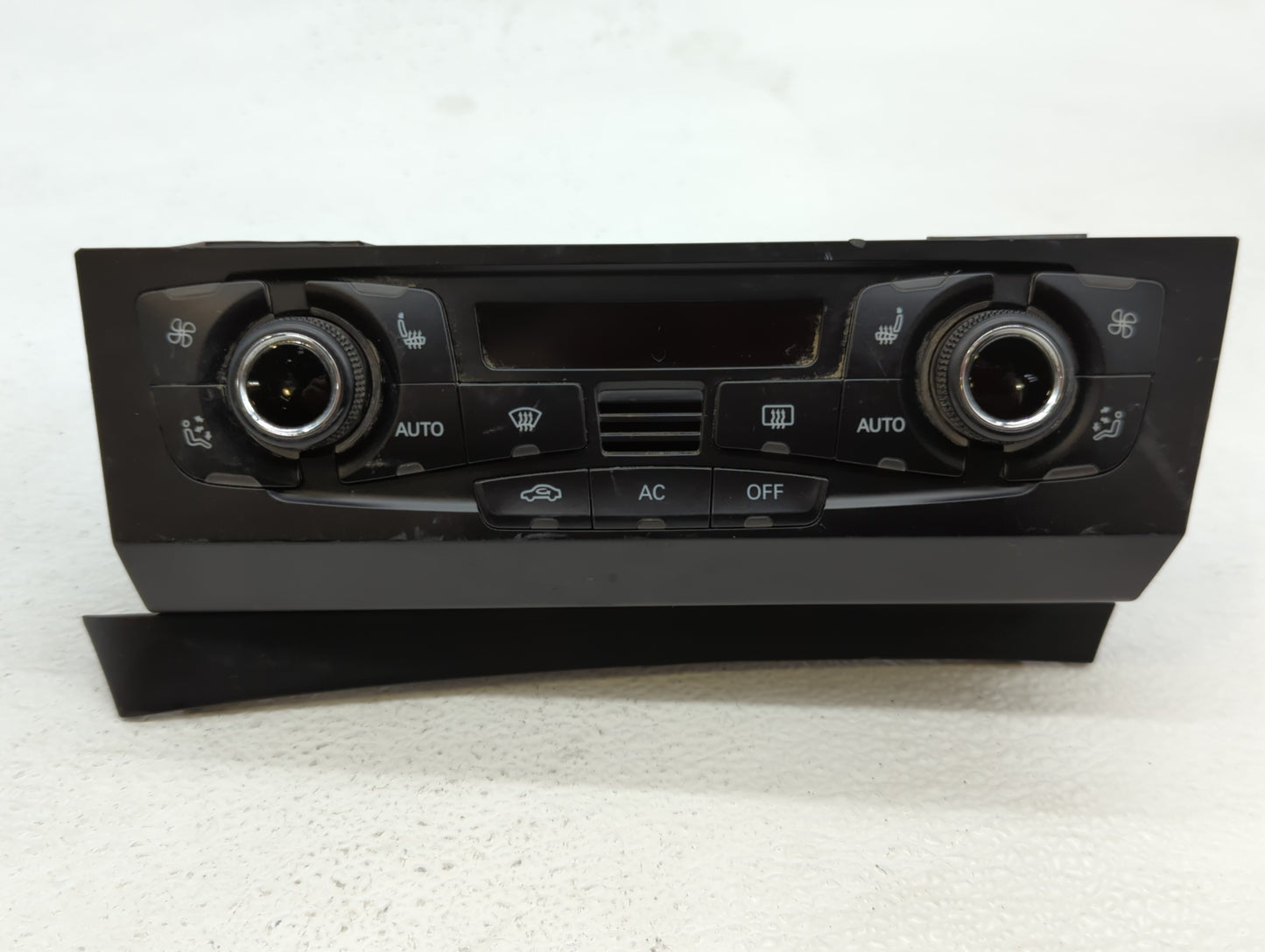 2009-2012 Audi Q5 Climate Control Module Temperature AC/Heater Replacement P/N:8T1 820 043 AA 8T1 820 043 AK Fits OEM Used A