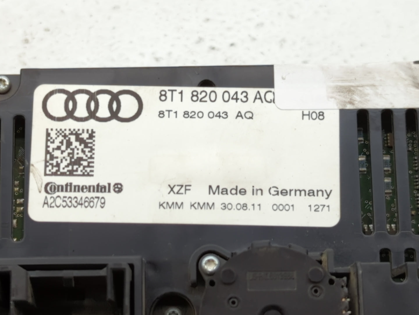 2009-2012 Audi Q5 Climate Control Module Temperature AC/Heater Replacement P/N:8T1 820 043 AA 8T1 820 043 AK Fits OEM Used A