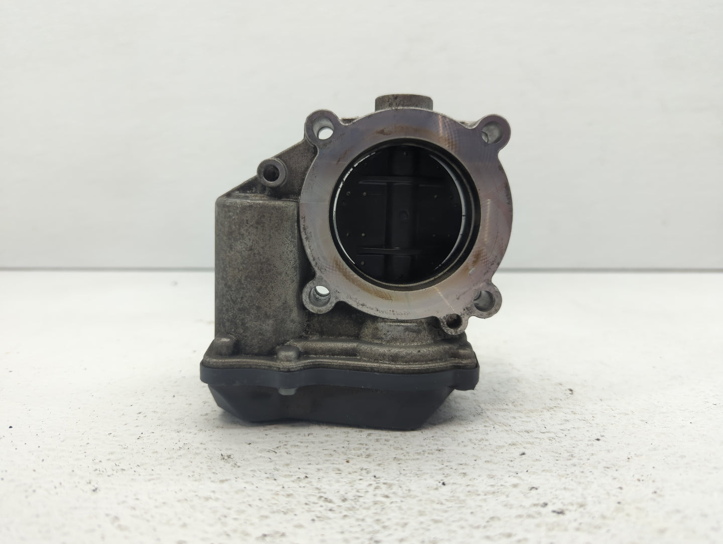 2010-2017 Audi Q5 Throttle Body P/N:06F 133 062 T 06F 133 062 Q Fits OEM Used Auto Parts - Oemusedautoparts1.com