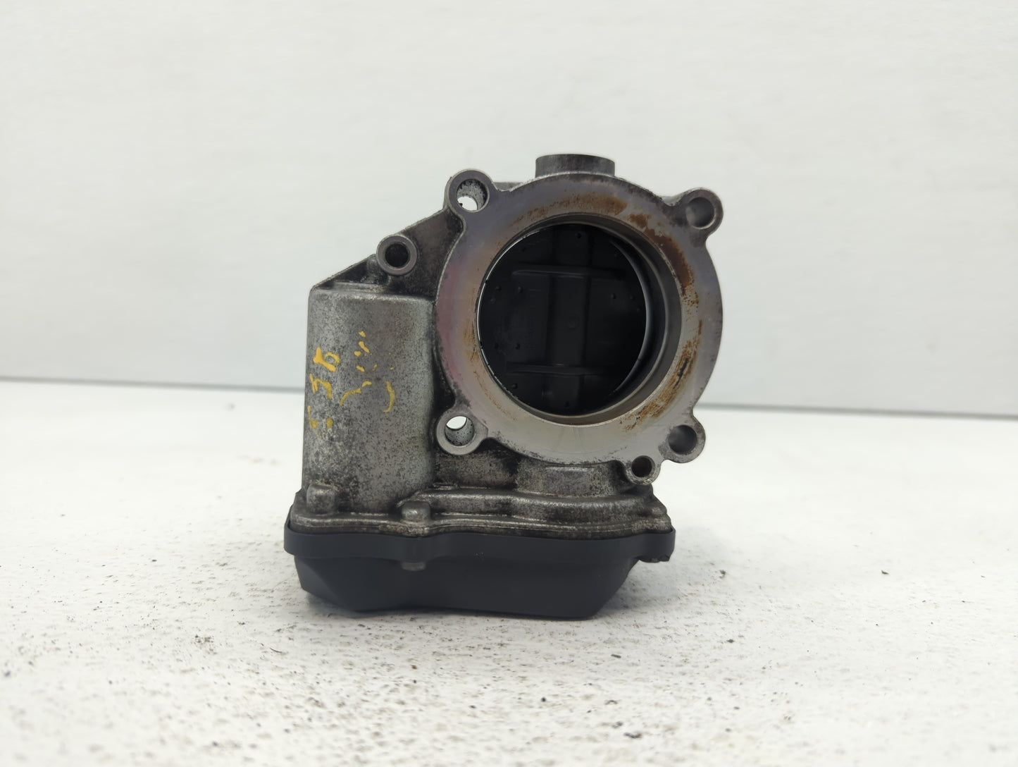 2010-2017 Audi Q5 Throttle Body P/N:06F 133 062 T 06F 133 062 Q Fits OEM Used Auto Parts - Oemusedautoparts1.com