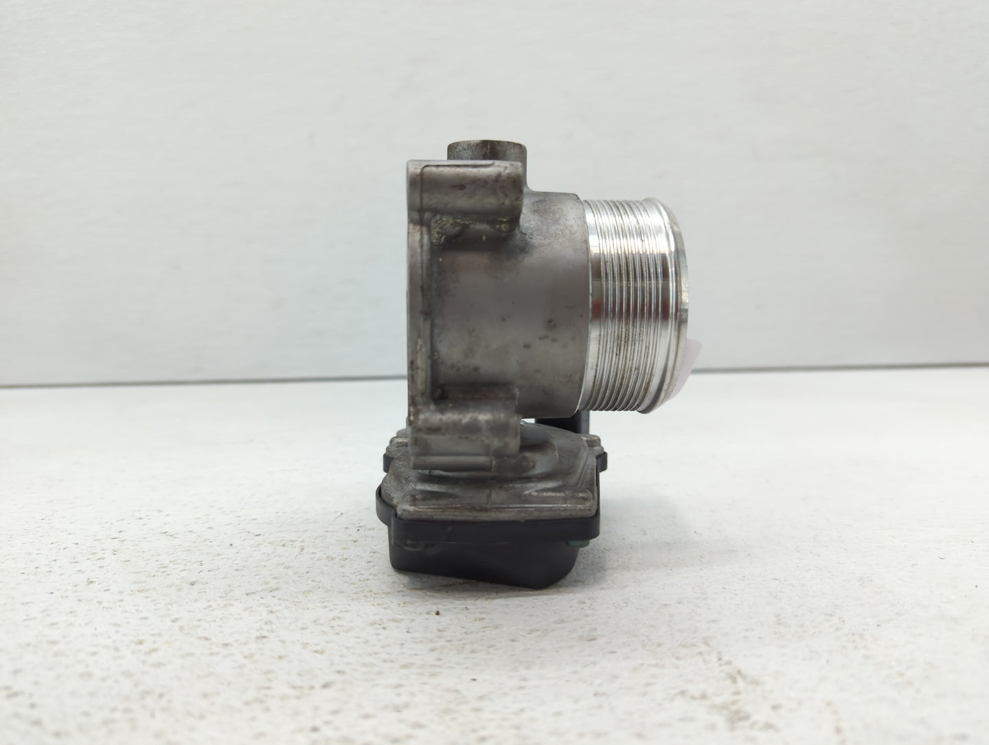 2010-2017 Audi Q5 Throttle Body P/N:06F 133 062 T 06F 133 062 Q Fits OEM Used Auto Parts - Oemusedautoparts1.com