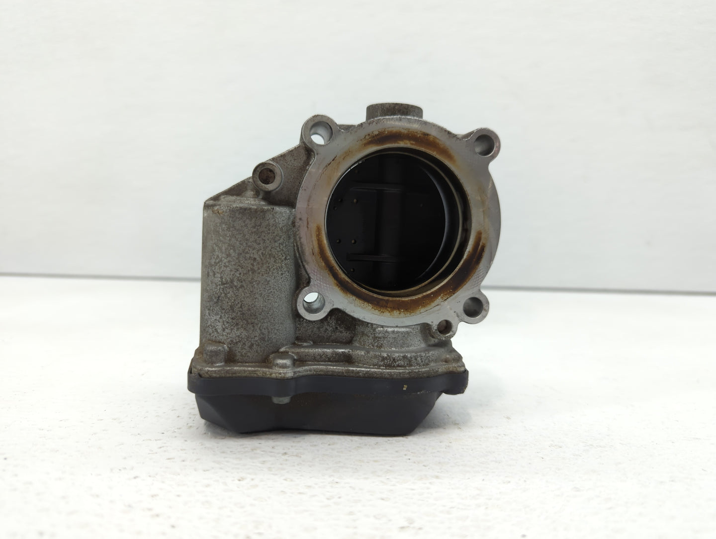 2010-2017 Audi Q5 Throttle Body P/N:06F 133 062 T 06F 133 062 Q Fits OEM Used Auto Parts - Oemusedautoparts1.com
