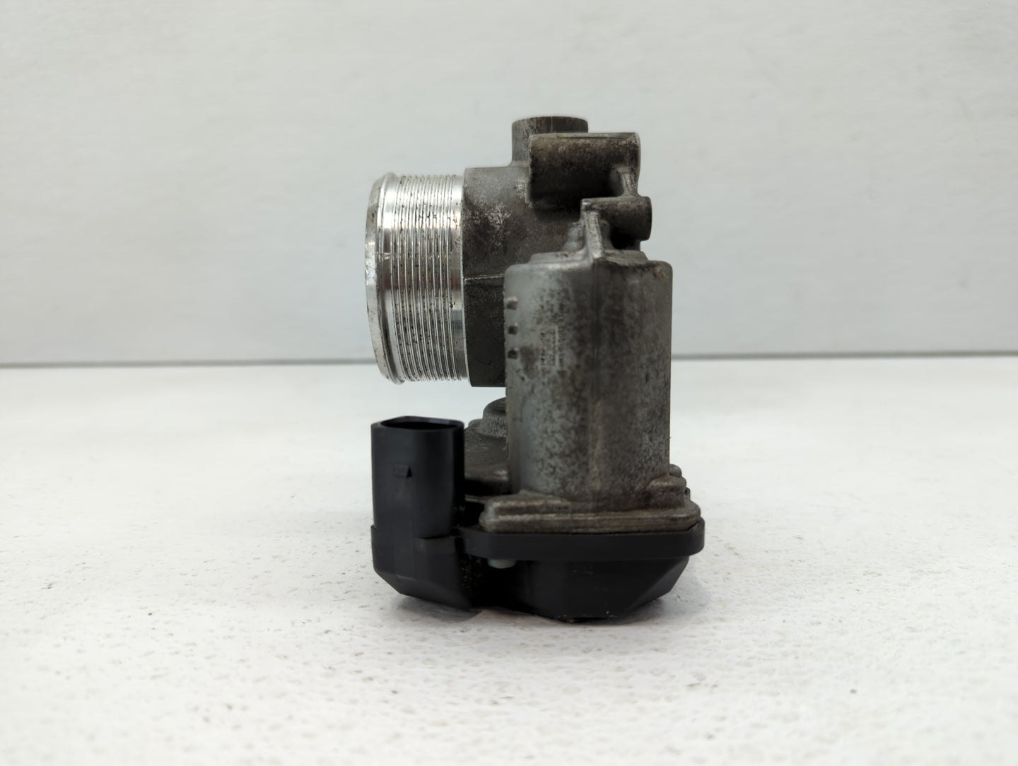 2010-2017 Audi Q5 Throttle Body P/N:06F 133 062 T 06F 133 062 Q Fits OEM Used Auto Parts - Oemusedautoparts1.com