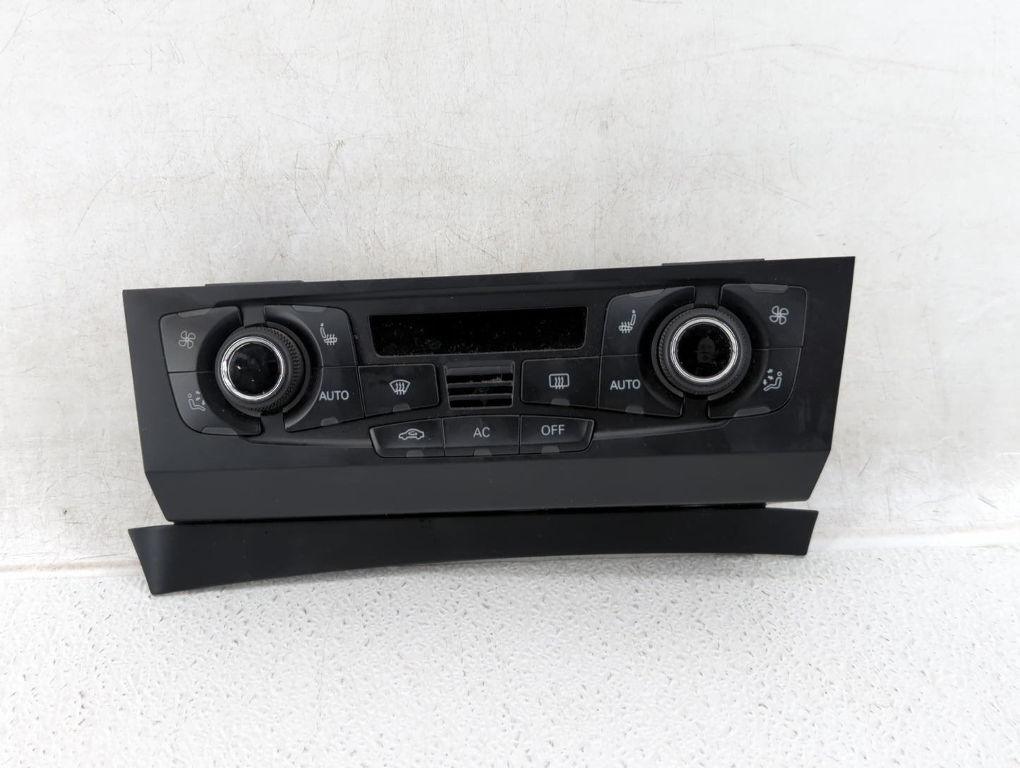 2009-2012 Audi Q5 Climate Control Module Temperature AC/Heater Replacement P/N:8T1 820 043 AK Fits OEM Used Auto Parts - Oem