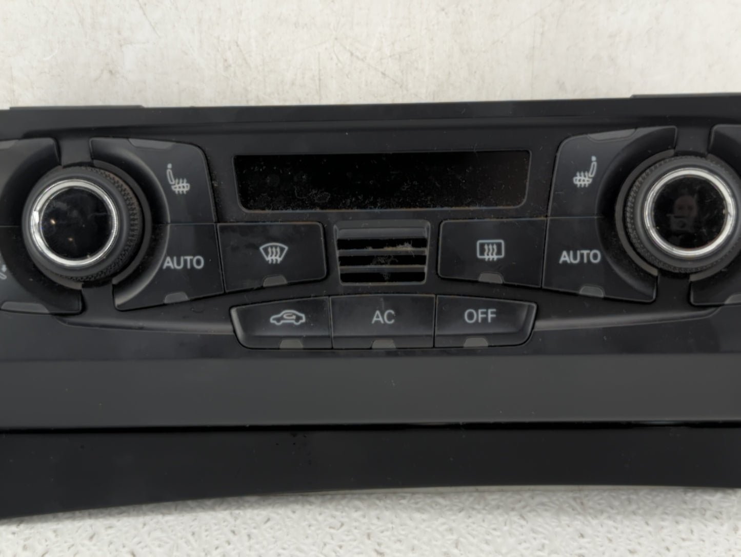 2009-2012 Audi Q5 Climate Control Module Temperature AC/Heater Replacement P/N:8T1 820 043 AK Fits OEM Used Auto Parts - Oem