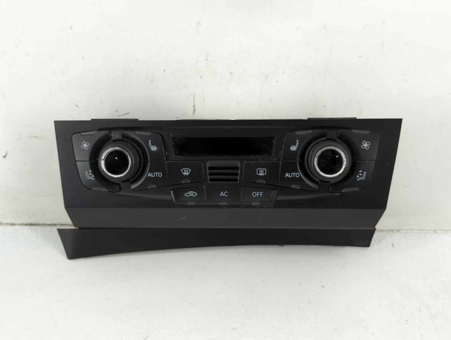 2009-2012 Audi Q5 Climate Control Module Temperature AC/Heater Replacement P/N:8T1 820 043 AK Fits OEM Used Auto Parts - Oem