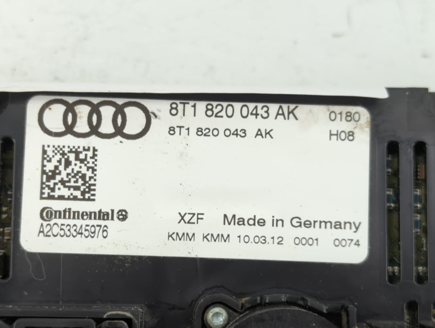 2009-2012 Audi Q5 Climate Control Module Temperature AC/Heater Replacement P/N:8T1 820 043 AK Fits OEM Used Auto Parts - Oem