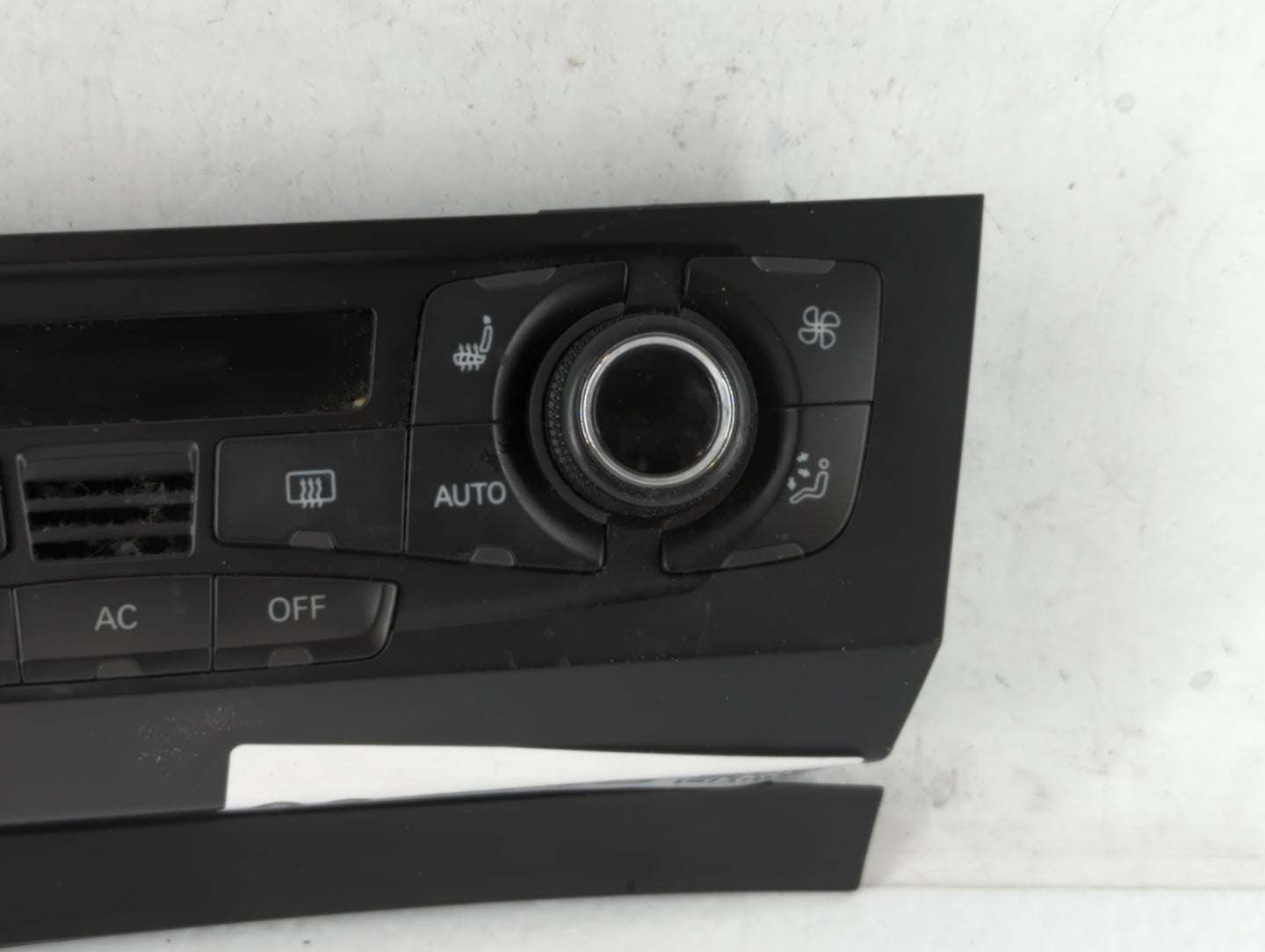 2009-2012 Audi Q5 Climate Control Module Temperature AC/Heater Replacement P/N:8T1 820 043 AQ Fits OEM Used Auto Parts - Oem