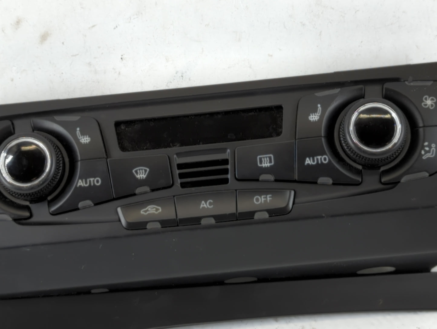 2009-2012 Audi Q5 Climate Control Module Temperature AC/Heater Replacement P/N:8T1 820 043 AQ Fits OEM Used Auto Parts - Oem